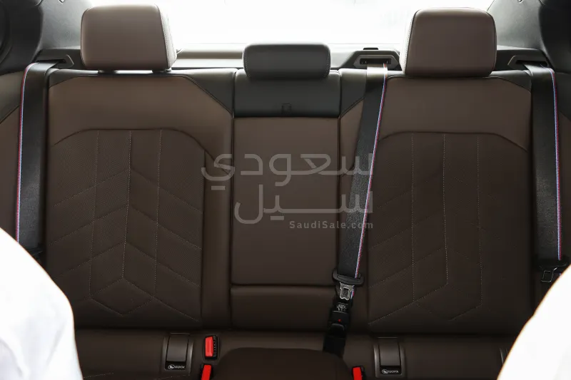 2026 بي ام دبليو الفئة الخامسة 520 أي