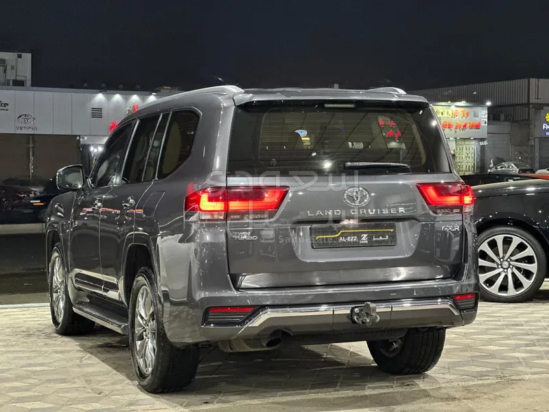 2023 Toyota Land Cruiser GXR