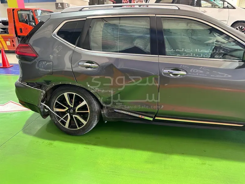 2020 نيسان اكس - ترايل