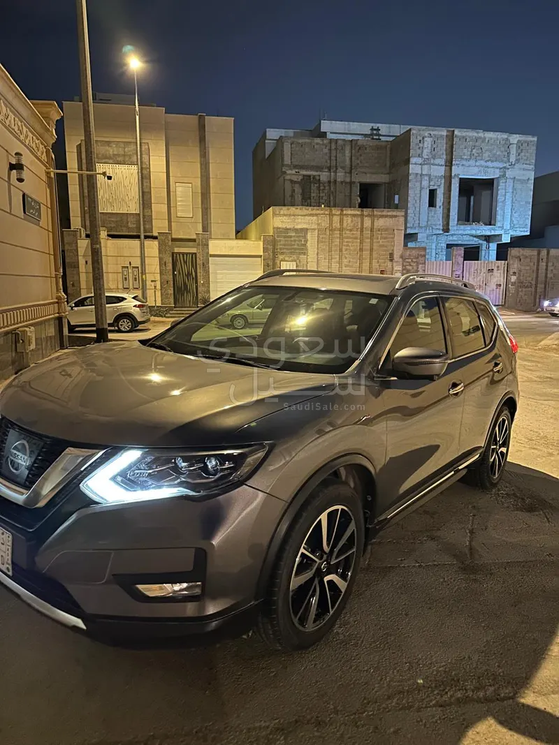2020 نيسان اكس - ترايل