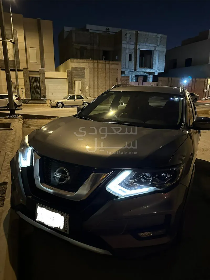 2020 نيسان اكس - ترايل