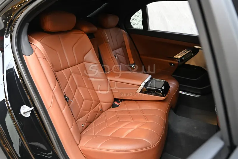 2023 BMW 7 Series 735i