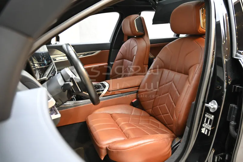 2023 BMW 7 Series 735i