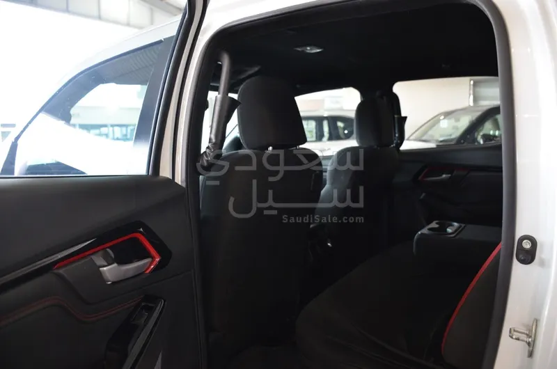 2023 ايسوزو دي ماكس جي تي