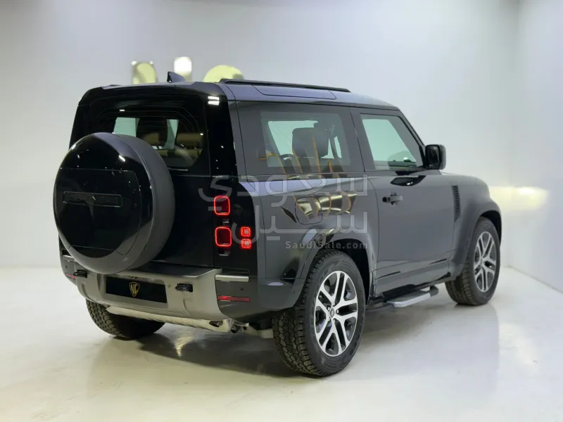 2025 Land Rover Defender X dynamic
