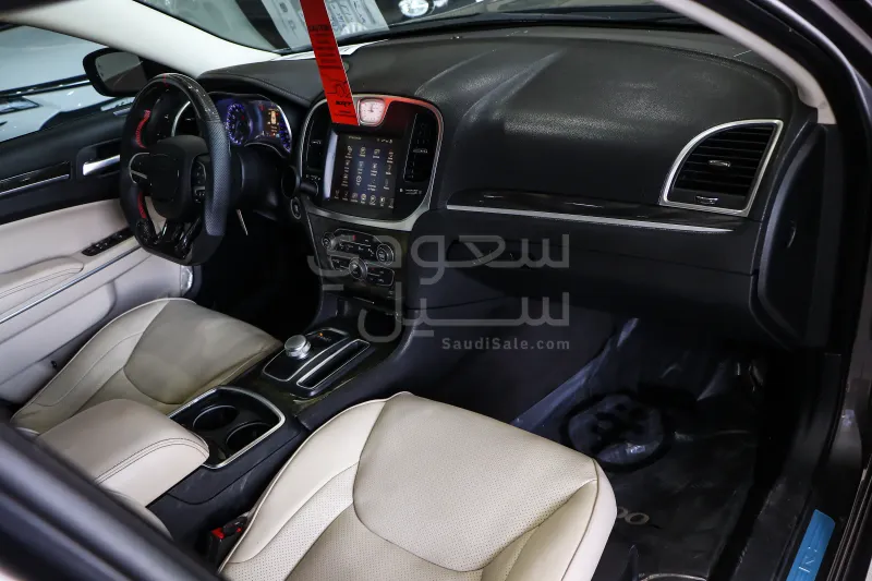 2016 Dodge Charger SRT