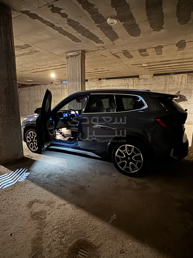 2025 بي ام دبليو الفئة اكس 1