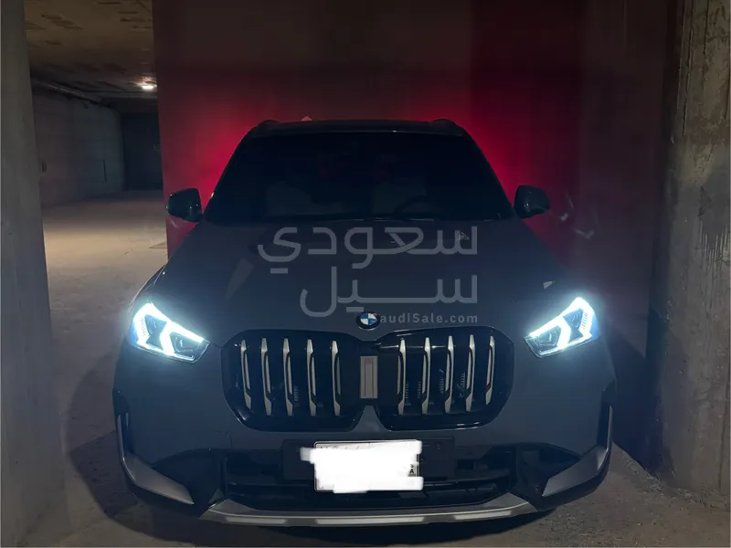 2025 بي ام دبليو الفئة اكس 1