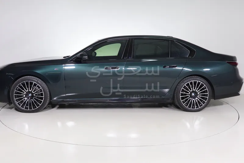 2025 BMW 7 Series 735i