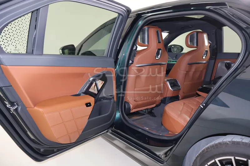 2025 BMW 7 Series 735i