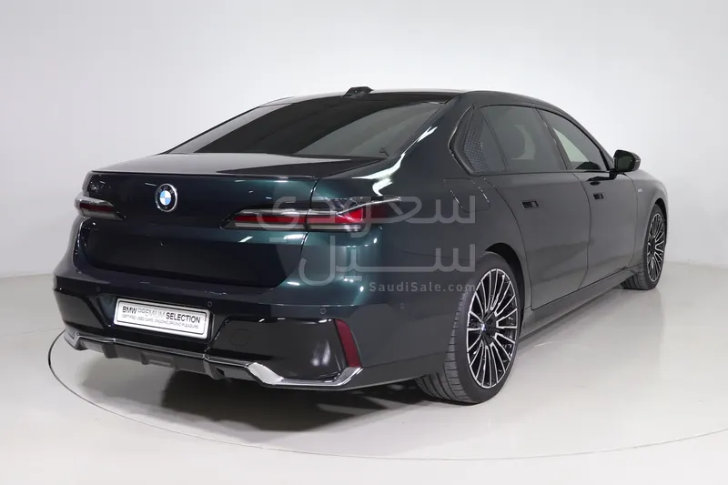 2025 BMW 7 Series 735i