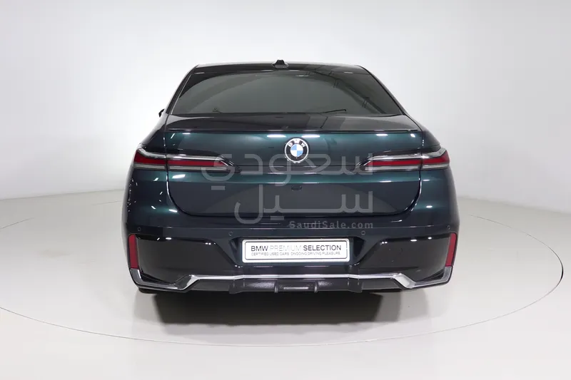2025 BMW 7 Series 735i