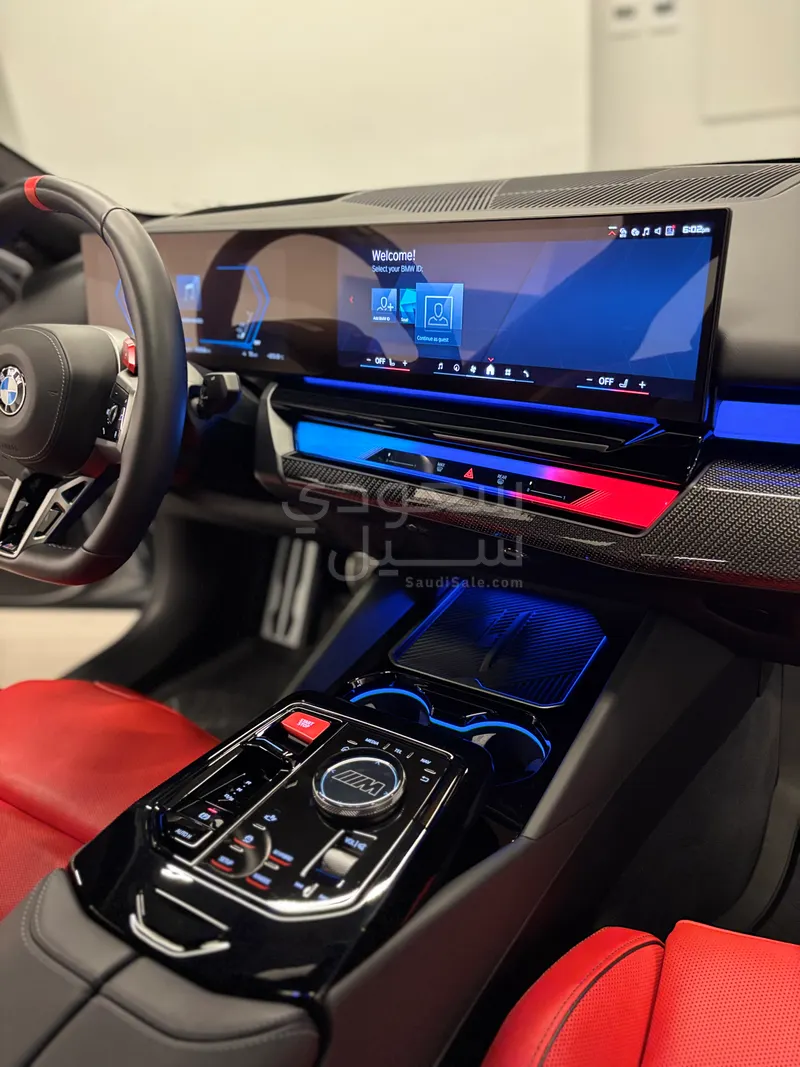 2025 BMW M Series M5