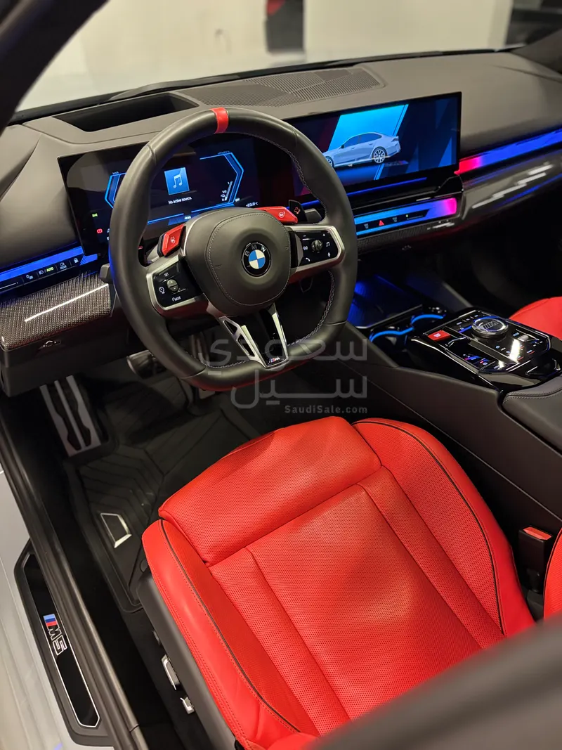2025 BMW M Series M5