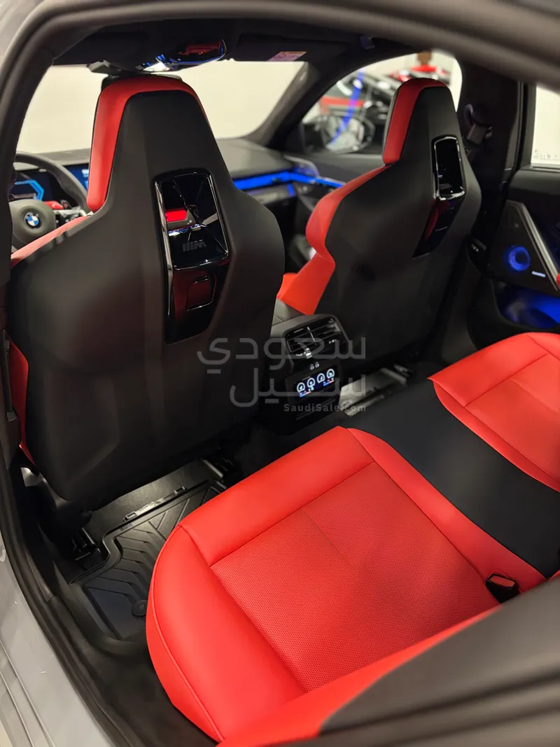 2025 BMW M Series M5
