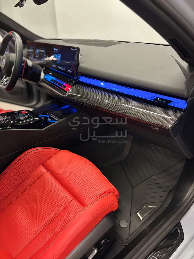 2025 BMW M Series M5