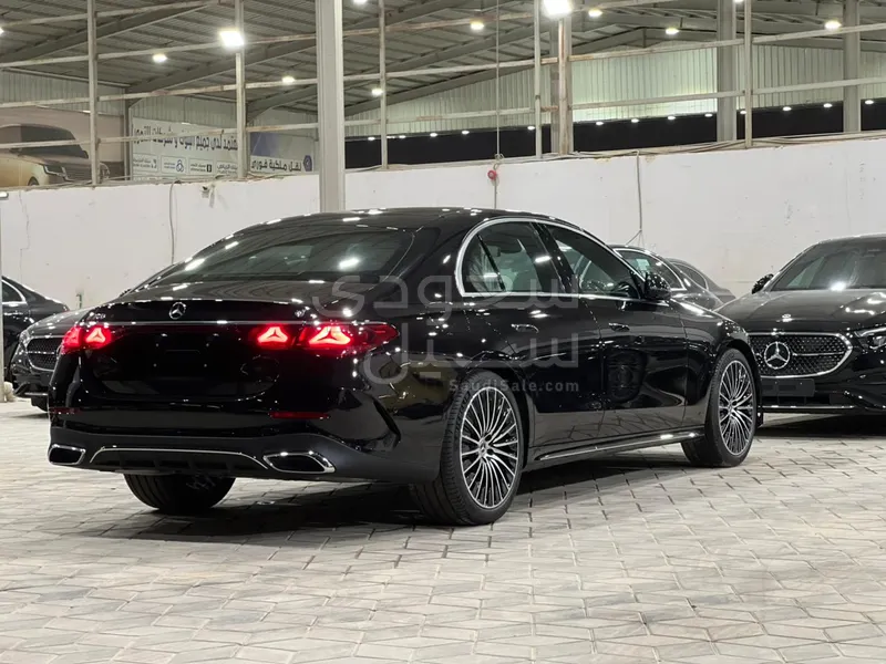 2025 Mercedes-Benz E 300