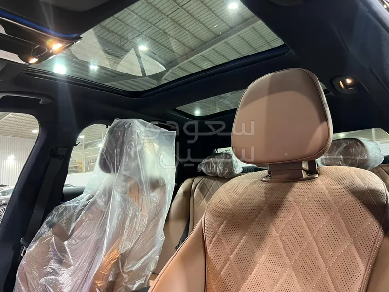 2025 Mercedes-Benz E 300