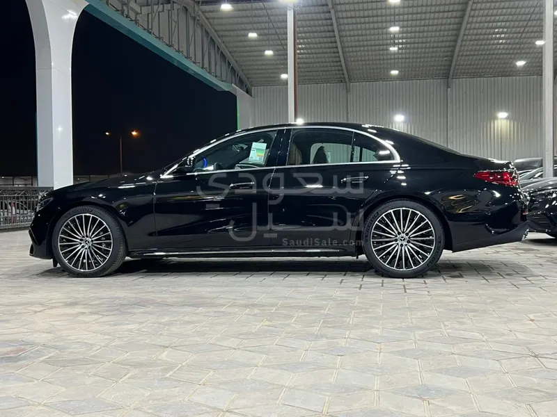 2025 Mercedes-Benz E 300
