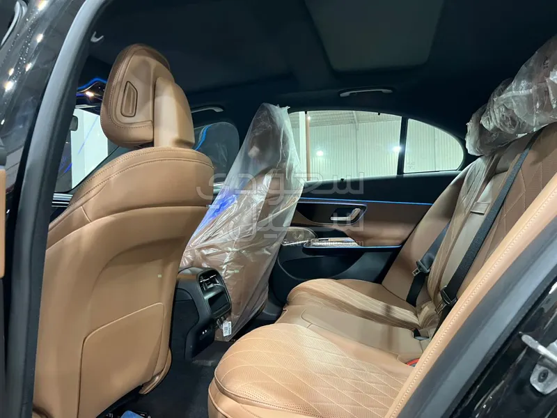 2025 Mercedes-Benz E 300