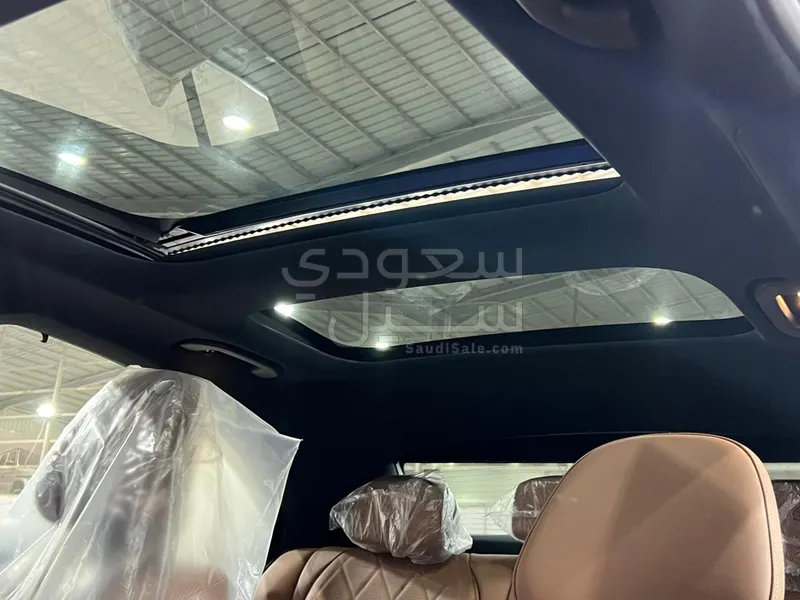 2025 Mercedes-Benz E 300