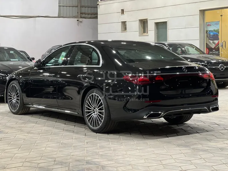 2025 Mercedes-Benz E 300