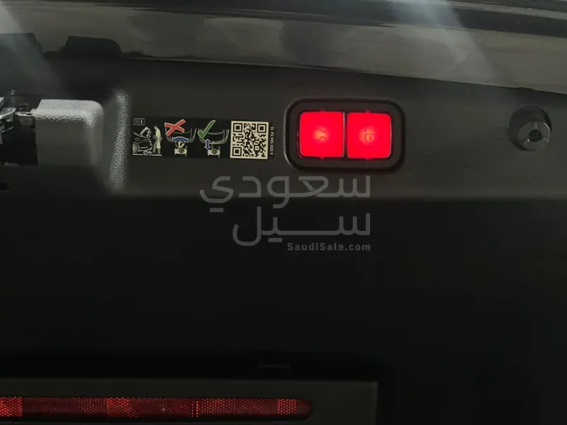 2025 Mercedes-Benz E 200