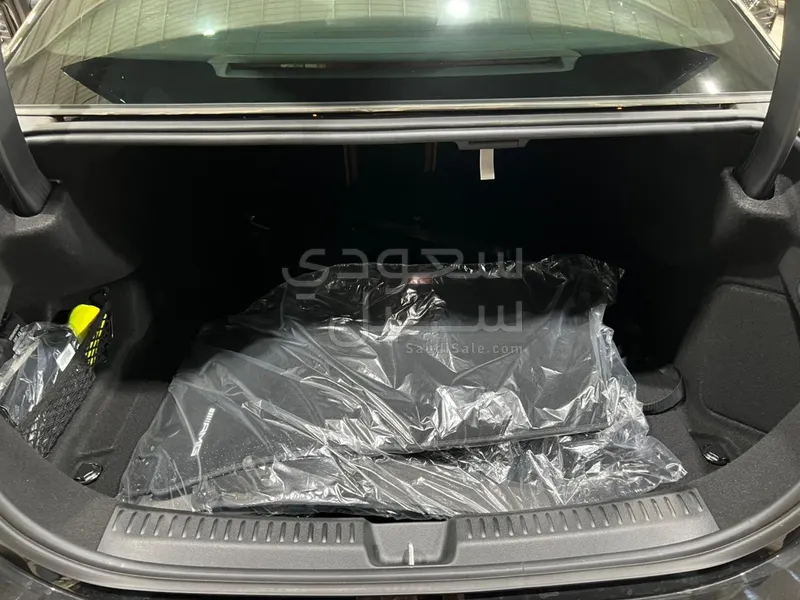 2025 Mercedes-Benz E 200