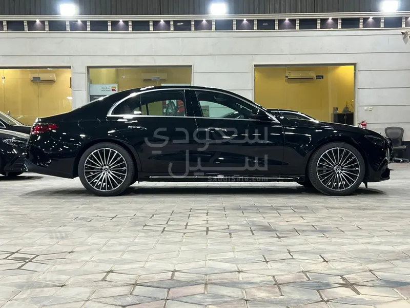 2025 Mercedes-Benz E 200