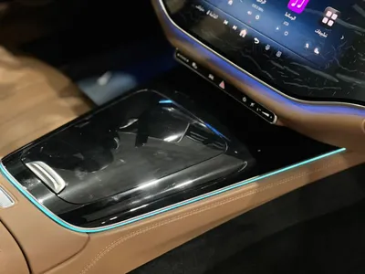 2025 Mercedes-Benz E 200