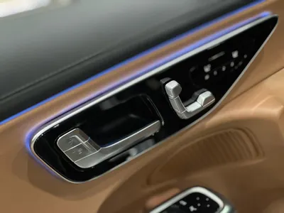 2025 Mercedes-Benz E 200