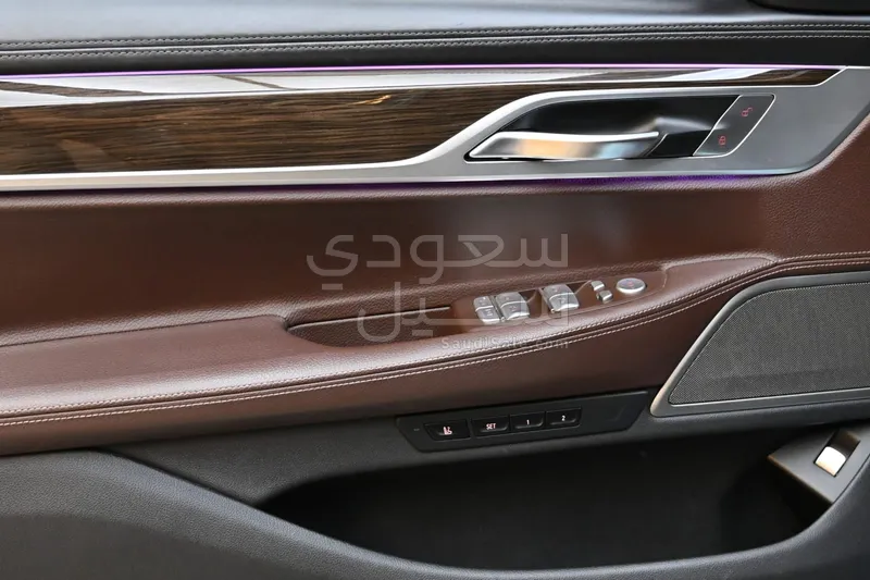 2020 بي ام دبليو الفئة السابعة 730 إل أي