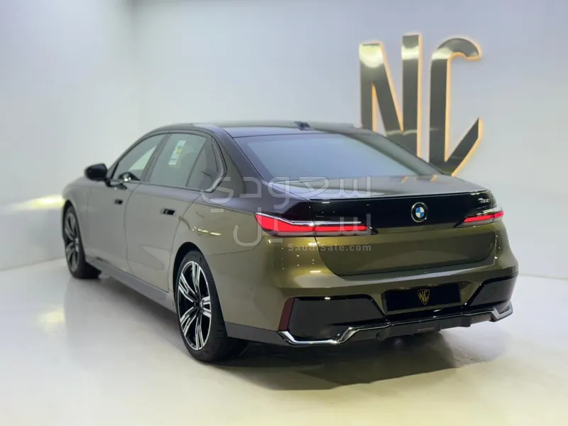 2025 BMW 7 Series 735Li