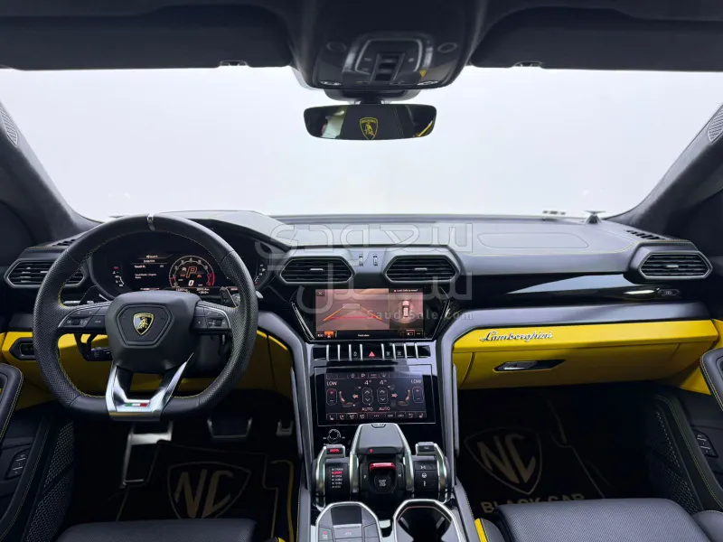 2023 Lamborghini URUS