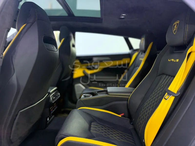 2023 Lamborghini URUS