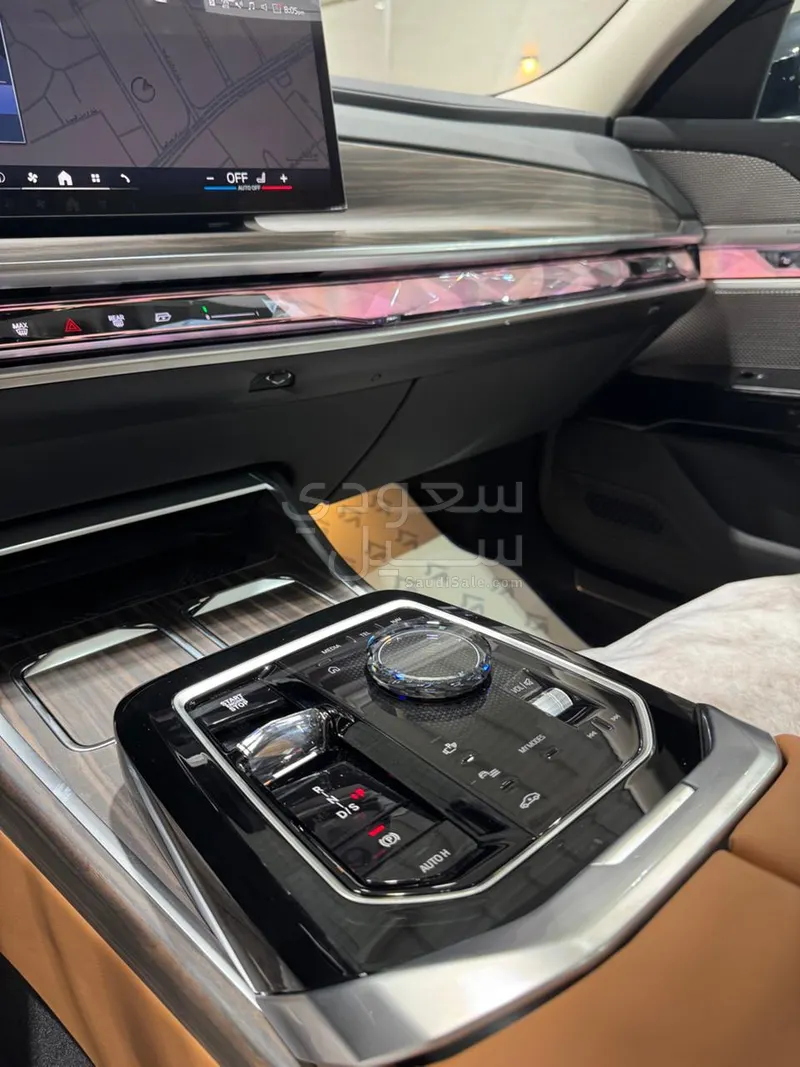 2026 بي ام دبليو الفئة السابعة 735أي