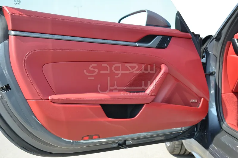 2025 Porsche 911 Carrera