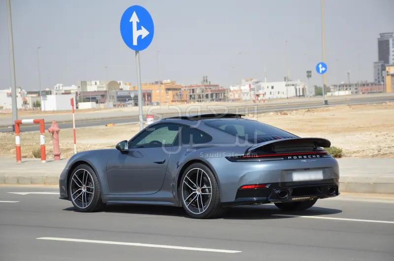 2025 Porsche 911 Carrera