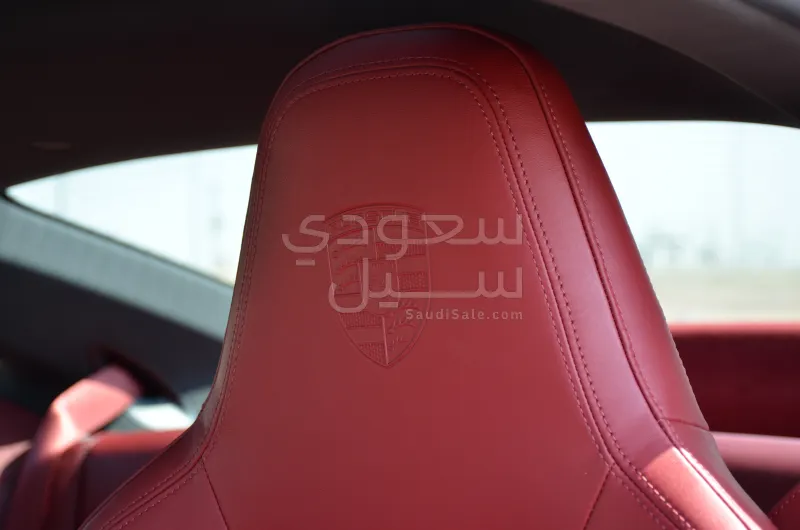 2025 Porsche 911 Carrera