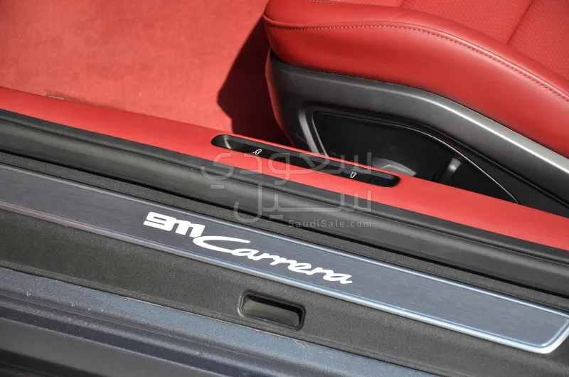2025 Porsche 911 Carrera