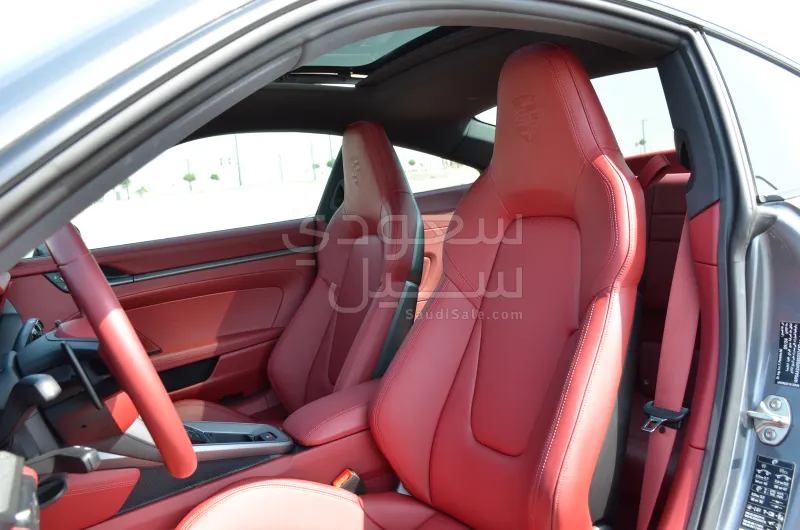 2025 Porsche 911 Carrera