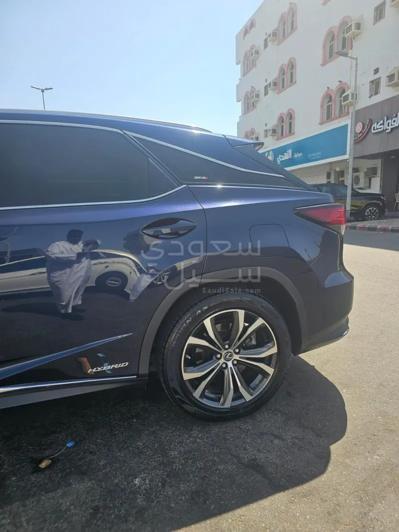 2020 لكزس أر إكس 450 هايبرد