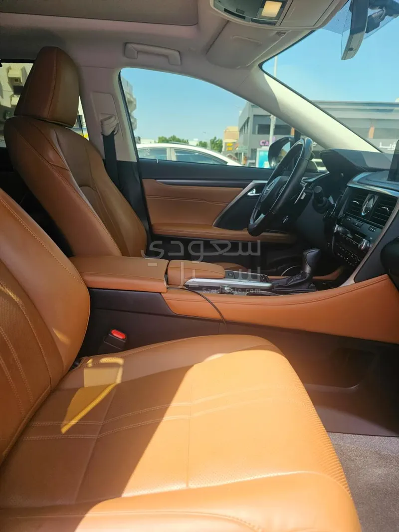 2020 لكزس أر إكس 450 هايبرد