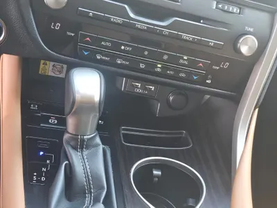 2020 لكزس أر إكس 450 هايبرد