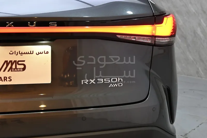 2023 لكزس أر إكس 350