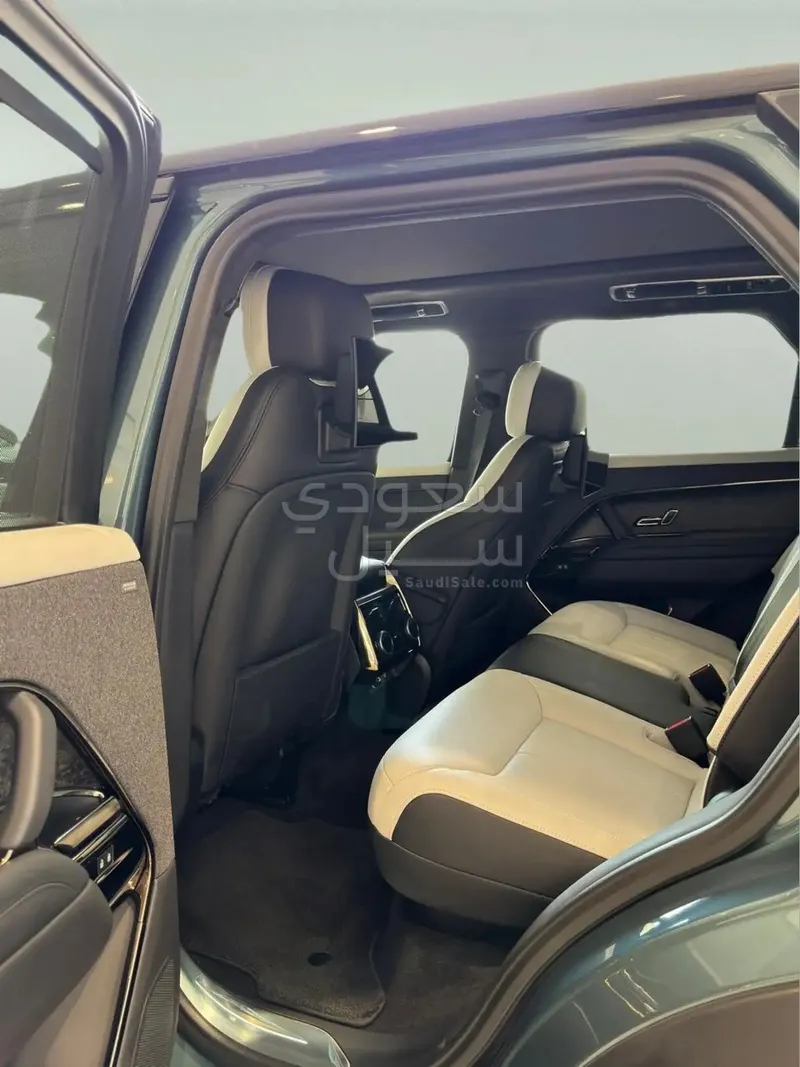 2024 لاند روفر رينج روفر سبورت اوتوبيوجرافي