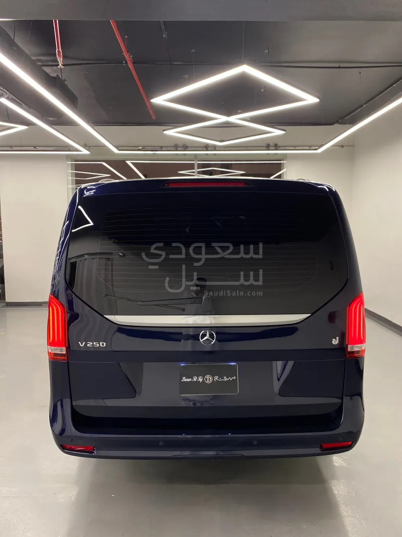 2022 مرسيدس - بنز في 250