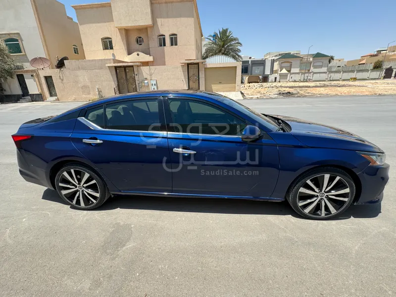 2020 نيسان التيما
