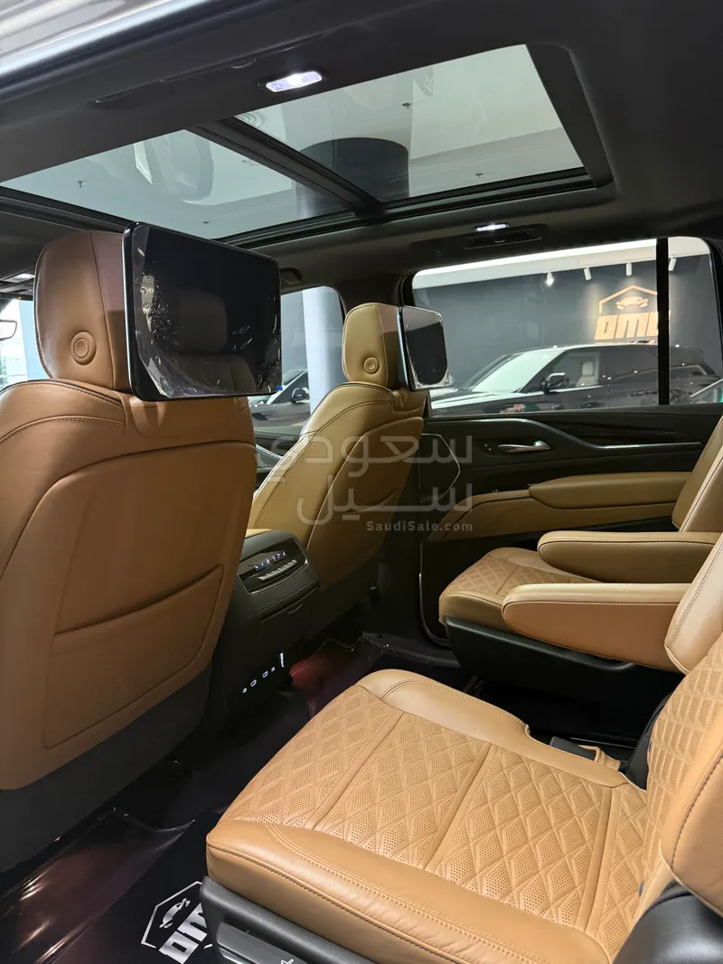 2021 كاديلاك اسكاليد سبورت