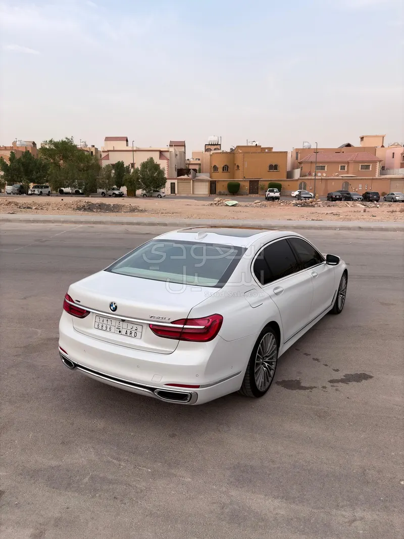 2016 بي ام دبليو الفئة السابعة 750 إل أي